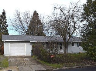 548 Laurel St, Eagle Pt, OR 97524