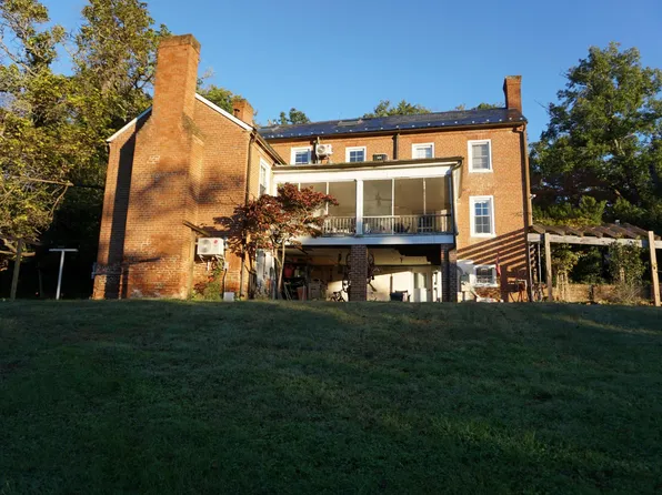 6135 Merriman Rd, Roanoke, VA 24018
