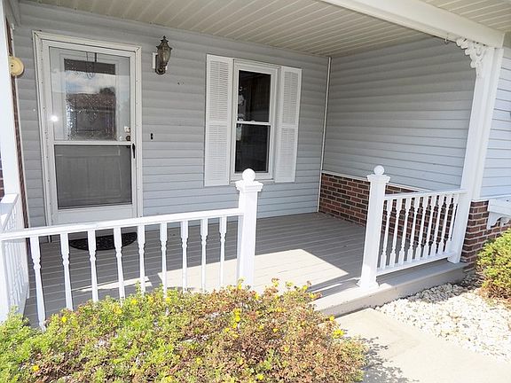3rd image of 6 Surrey Ct