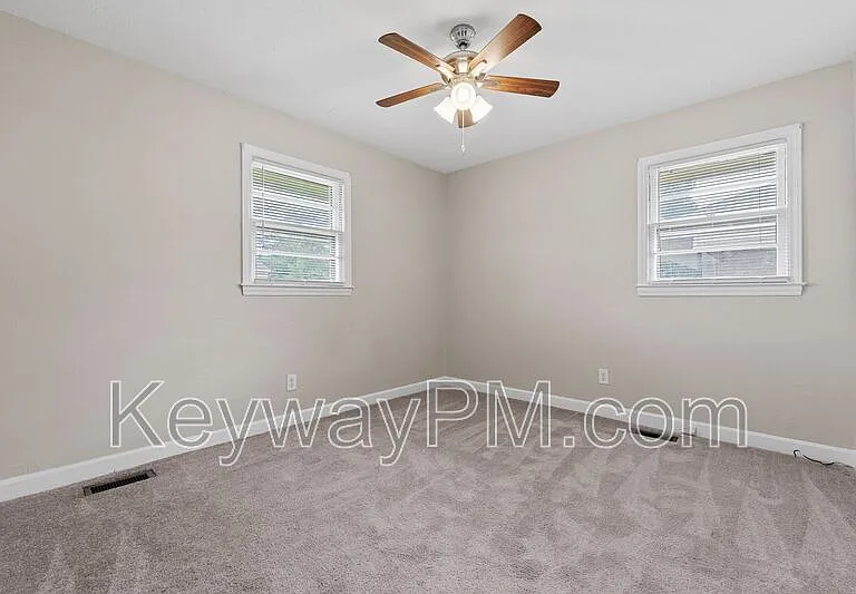 133 Belair Rd — Photo 11