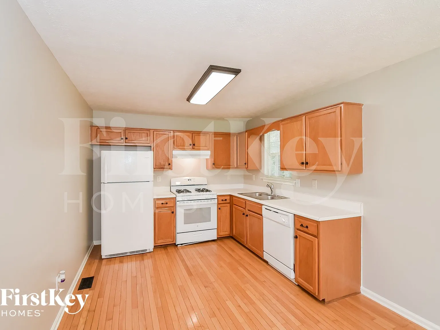 3 bed, 2.0 bath, 1311 sqft, $2,095 — Photo 4