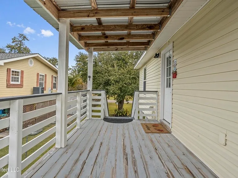 4081 Cardinal St — Photo 10