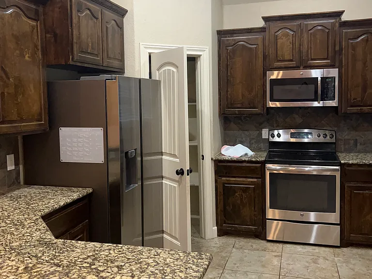 358 Southlake Dr — Photo 5