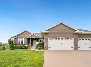413 E 77th St, Sioux Falls, SD 57108