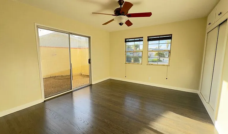 403 Lupin Ln — Photo 21