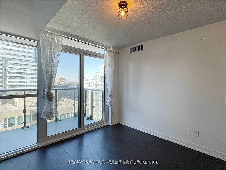 125 Redpath Ave #1404 — Photo 6