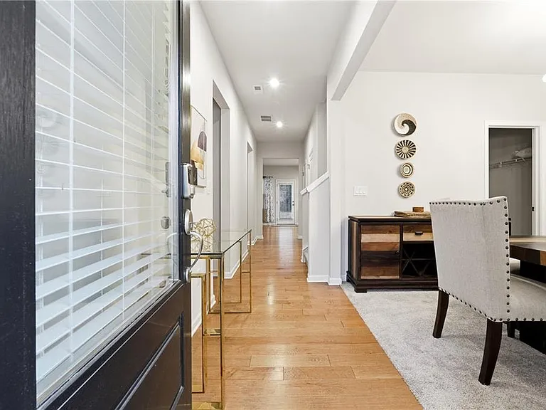 45 Woodford Dr — Photo 2