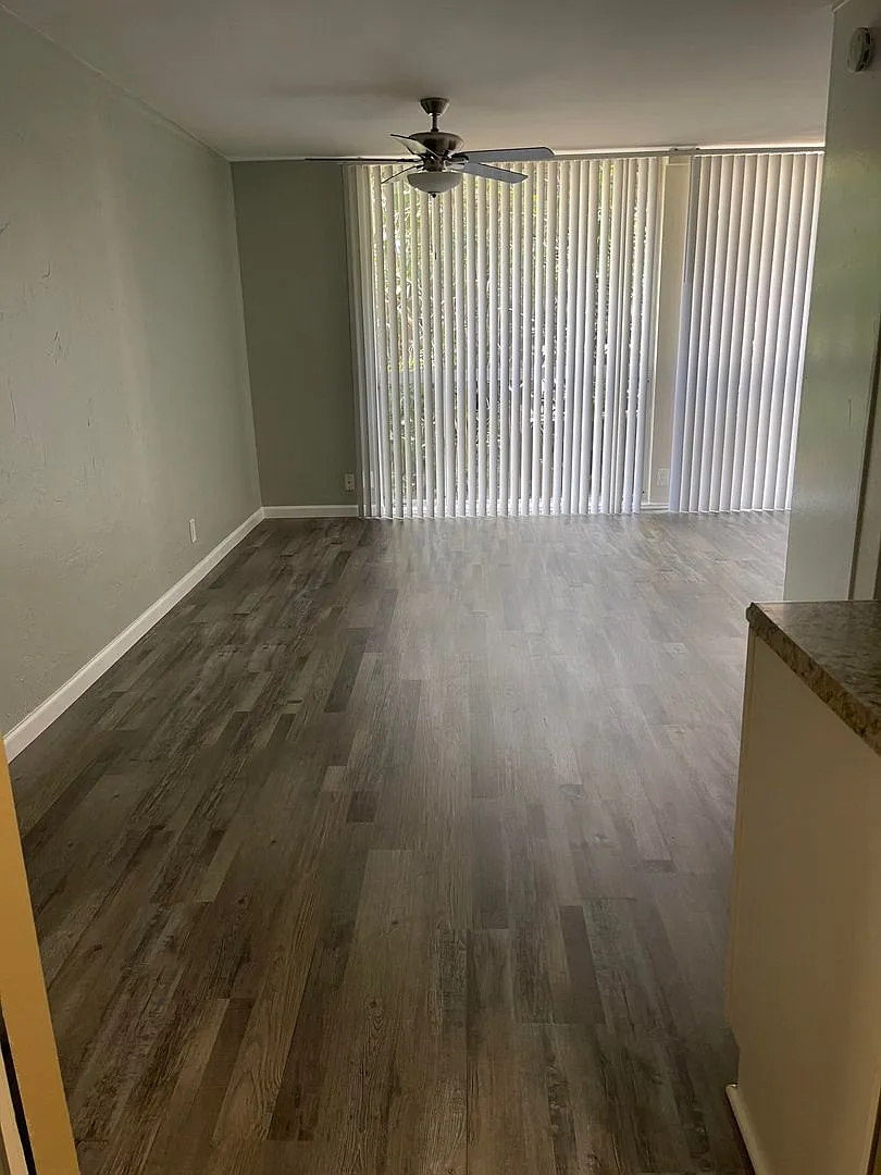 Nightingale Apartments — Photo 4