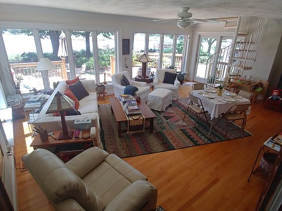 5th image of 421 Peace Haven Dr