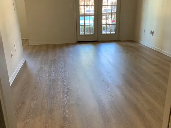 1801 Green Hollow Dr, Iselin, NJ 08830