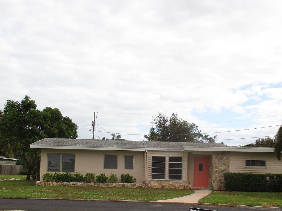 1st image of 245 SE Saint Lucie Blvd