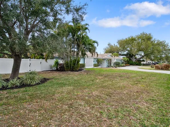 4179 38th Way S, Saint Petersburg, FL 33711