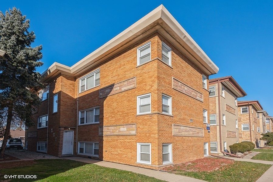 1st image of 4916 N Harlem Ave #3