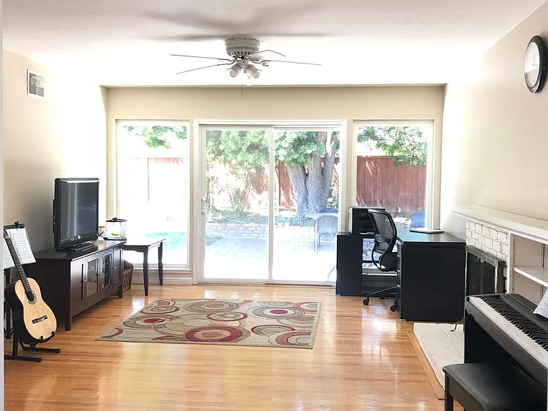 958 Durlane Ct — Photo 2