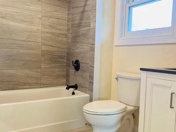74-76 North St, Burlington, VT 05401