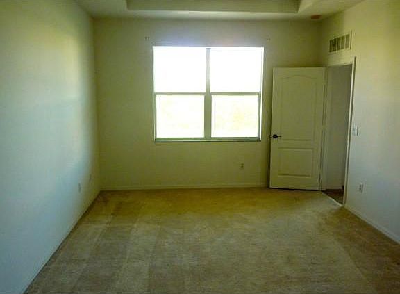 4th image of 10022 SW Stonegate Dr