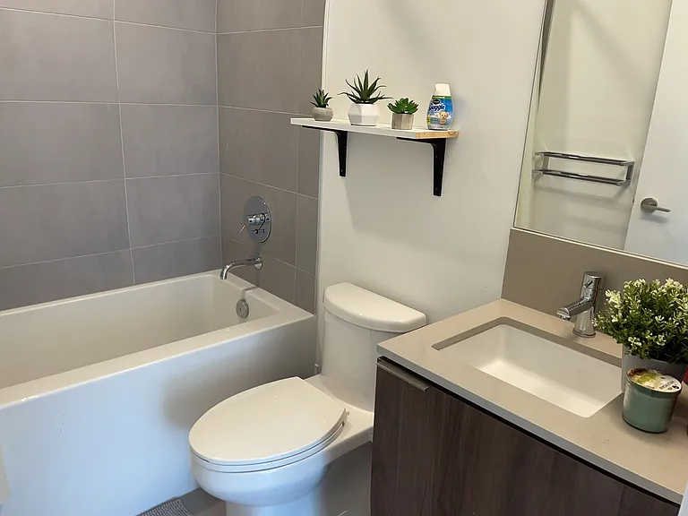 7890 Jane St #1106 — Photo 5