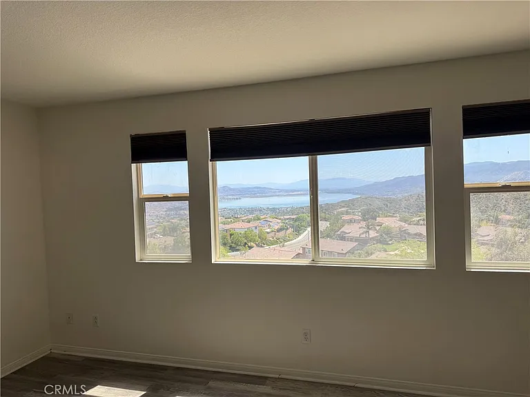 29204 Gateway Dr — Photo 23