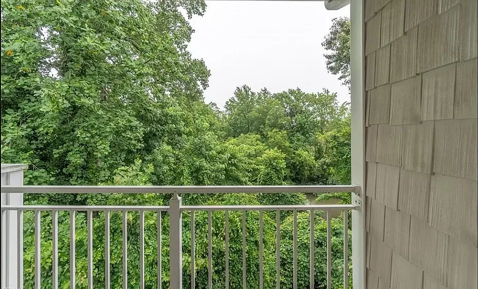 2 bed, 1367 sqft, $2,000 — Photo 3