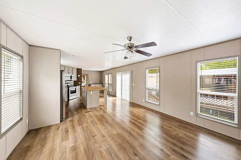 3 bed, 2.0 bath, 1216 sqft, $1,499 — Photo 2
