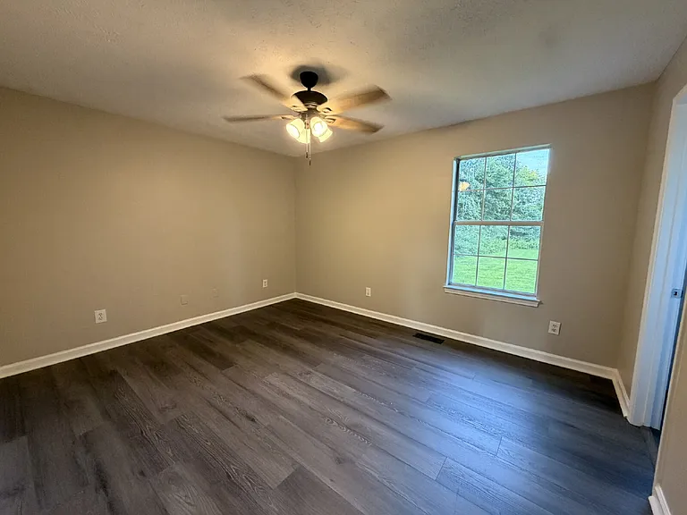 1306 Green Forest Dr — Photo 9