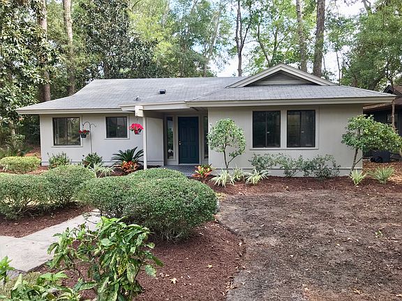 3rd image of 926 Briarwood Dr