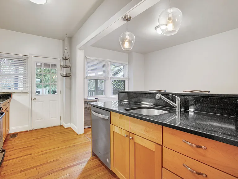 1125 Roland Heights Ave — Photo 8