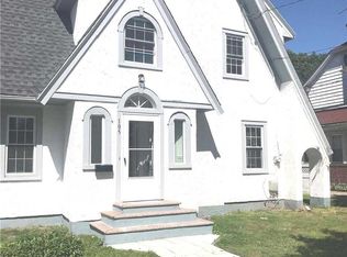 105 Meadowbrook Rd, Hempstead, NY 11550