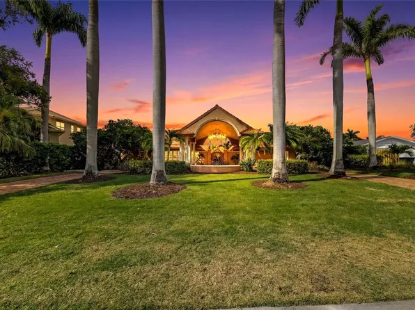 1749 Sandalwood Dr, Sarasota, FL 34231