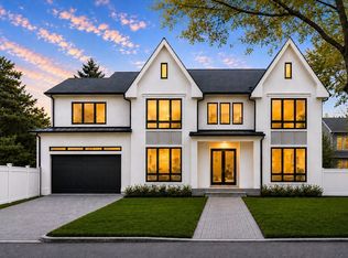 544 Saw Mill Brook Pkwy, Newton, MA 02459
