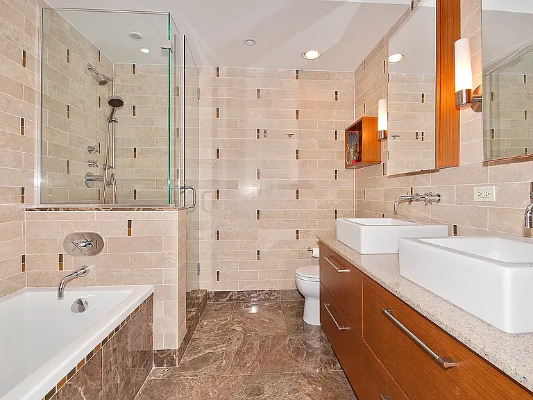 400 4th Ave #10L — Photo 5