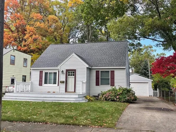 2320 Crozier Ave, Muskegon, MI 49441