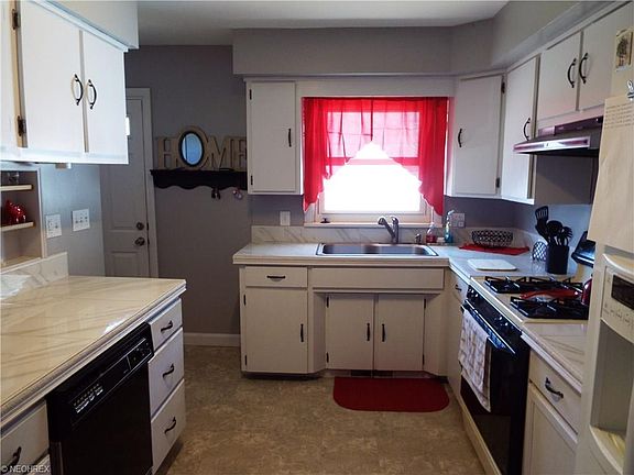 5th image of 1343 Bellcrest Dr