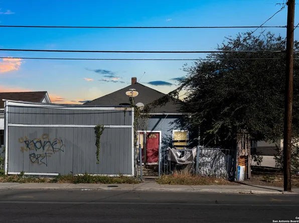 2925 W Commerce St, San Antonio, TX 78207