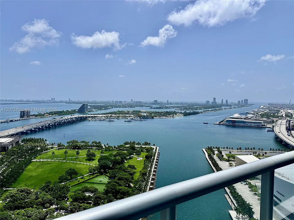 888 Biscayne Blvd #3611
