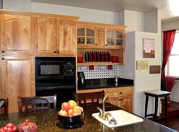 5th image of 161 Mountain Springs Dr
