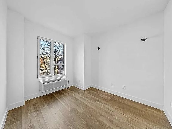 2nd image of 1035 President St #5D