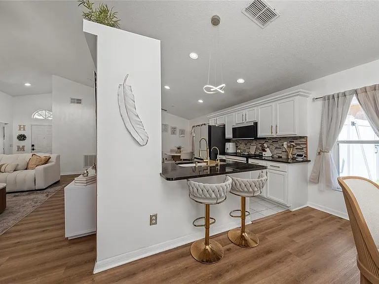 316 Westscott Dr — Photo 9