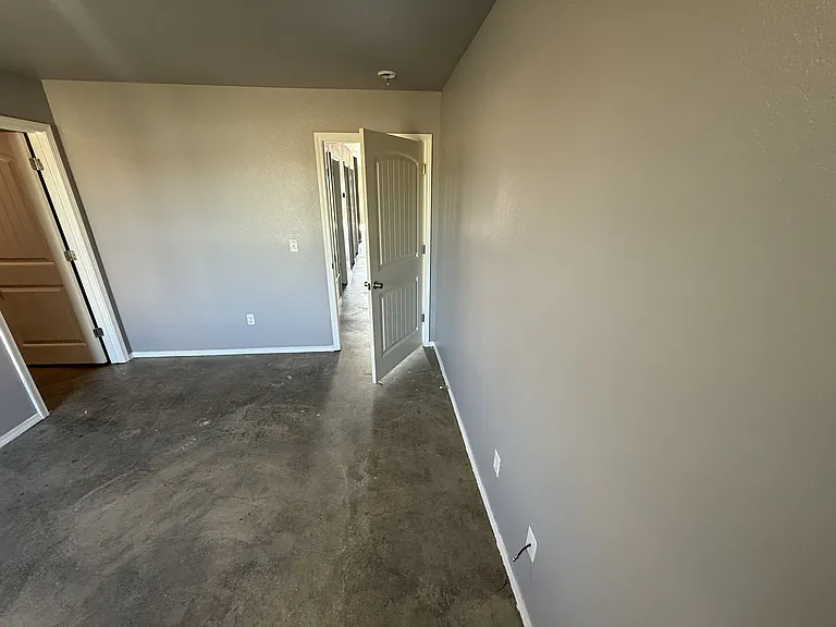 302 N Madison St #B — Photo 9