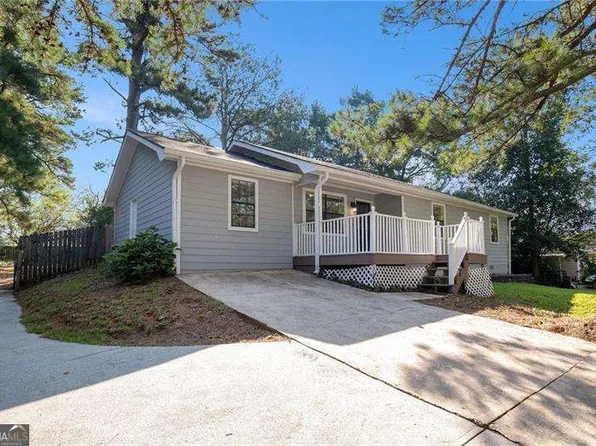982 Waverly Dr, Lawrenceville, GA 30046