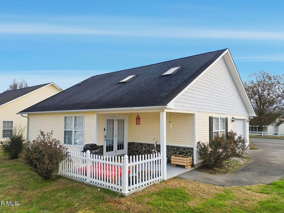1st image of 1842 Country Meadows Dr
