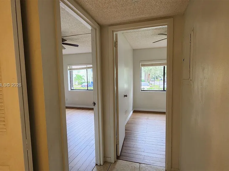 5981 Washington St #210 — Photo 9