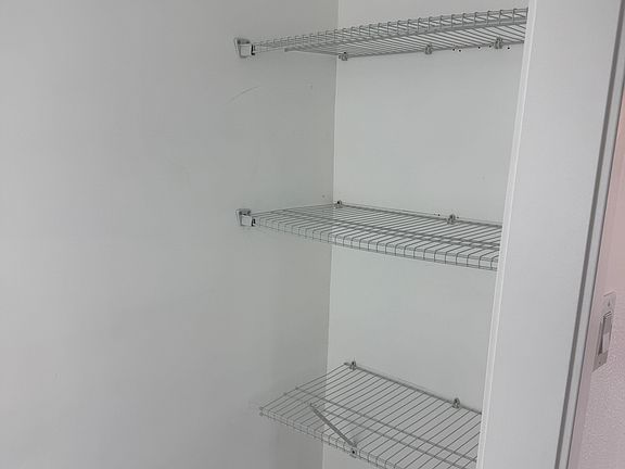 4th image of 434 Mill Ave S #B