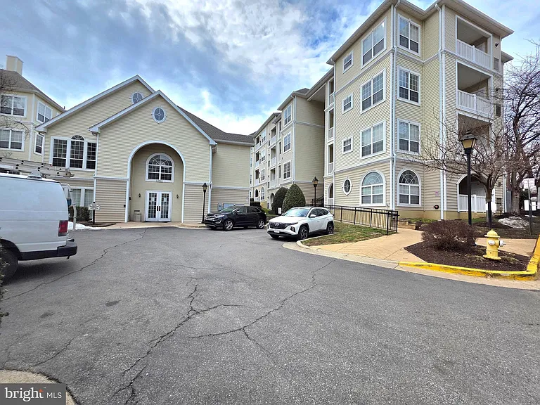 4551 Strutfield Ln #4402 — Photo 1