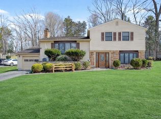 10 Horizon Hill Drive, Poughkeepsie, NY 12603