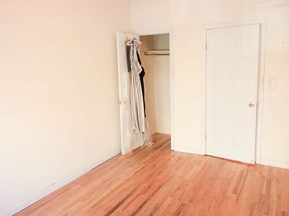 4th image of 11929 Metropolitan Ave #2A