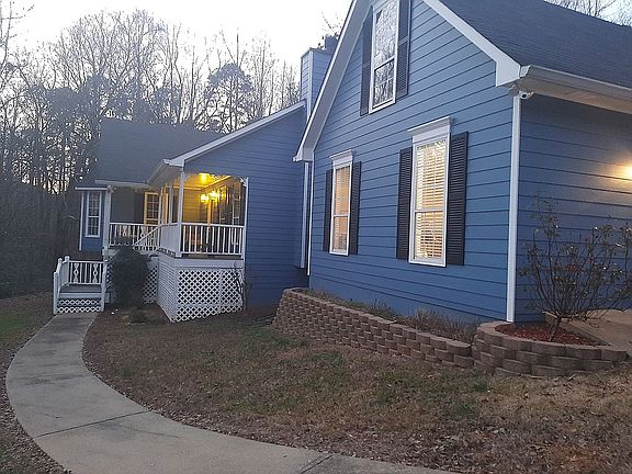 3rd image of 125 Sterling Ave