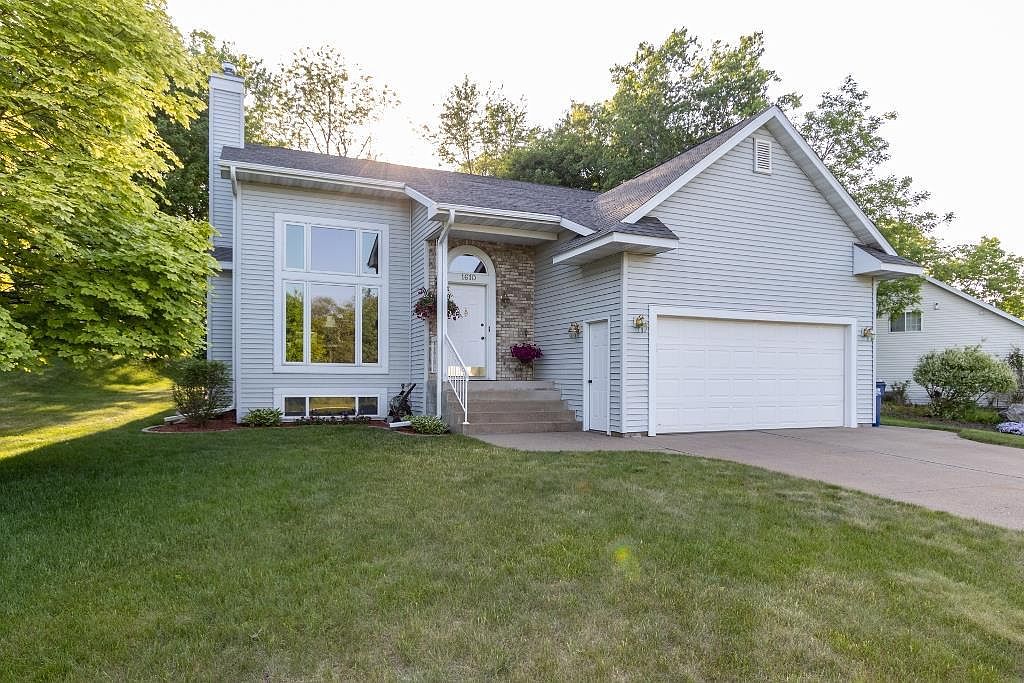 1610 East BOS CREEK DRIVE, Wausau, WI 54401 Zillow