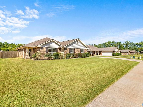 4th image of 15747 Coach House Ct