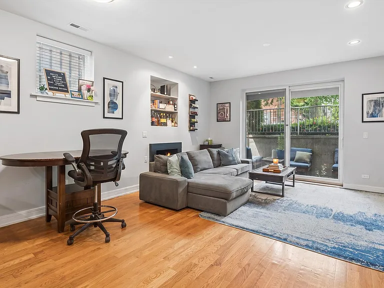4303 N Kenmore Ave #1S — Photo 4